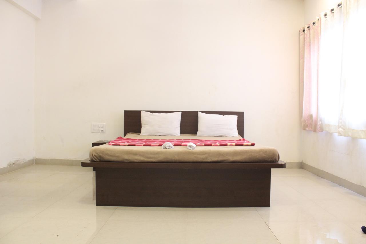 Malhar Bungalow Pancsgani Kültér fotó